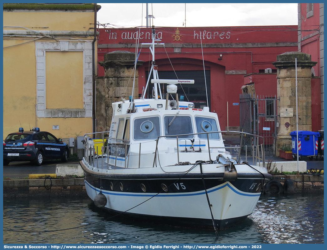 V5
Polizia Penitenziaria
Servizio Navale
Motovedetta Classe V
Parole chiave: PolPen;AdiC;Agenti;Custodia;Polizia;Penitenziaria;Servizio;Navale;Motovedetta;Classe;V