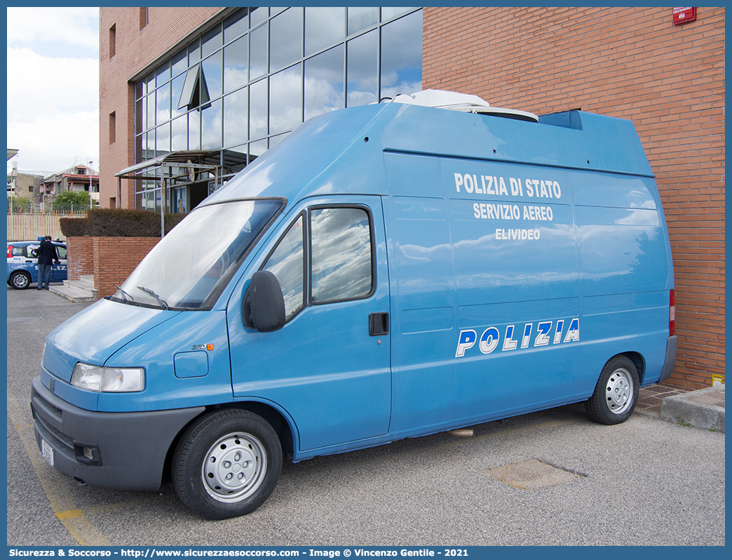 Polizia E3526
Polizia di Stato
Reparto Volo
Fiat Ducato II serie
Parole chiave: PS;P.S.;Polizia;di;Stato;Pubblica;Sicurezza;Reparto;Volo;Fiat;Ducato;Elivideo