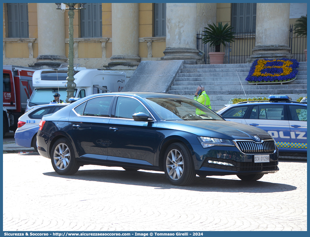 SCV 01298
Stato della Città del Vaticano
Gendarmeria
Škoda Superb III serie restyling
Parole chiave: SCV;Stato;Città;del;Vaticano;Gendarmeria;Škoda;Superb