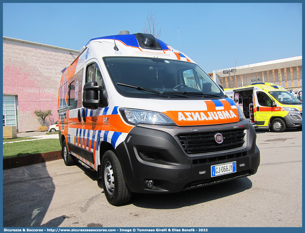 82 - Delta 10
Antoniana Emergenza
Fiat Ducato III serie restyling
Allestitore Orion S.r.l.
Parole chiave: Antoniana;Emergenza;Ambulanza;Autoambulanza;Fiat;Ducato;Orion