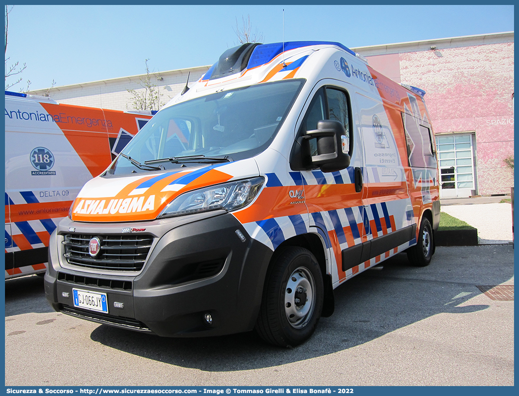 82 - Delta 10
Antoniana Emergenza
Fiat Ducato III serie restyling
Allestitore Orion S.r.l.
Parole chiave: Antoniana;Emergenza;Ambulanza;Autoambulanza;Fiat;Ducato;Orion