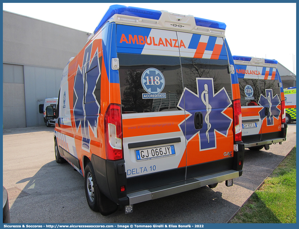 82 - Delta 10
Antoniana Emergenza
Fiat Ducato III serie restyling
Allestitore Orion S.r.l.
Parole chiave: Antoniana;Emergenza;Ambulanza;Autoambulanza;Fiat;Ducato;Orion