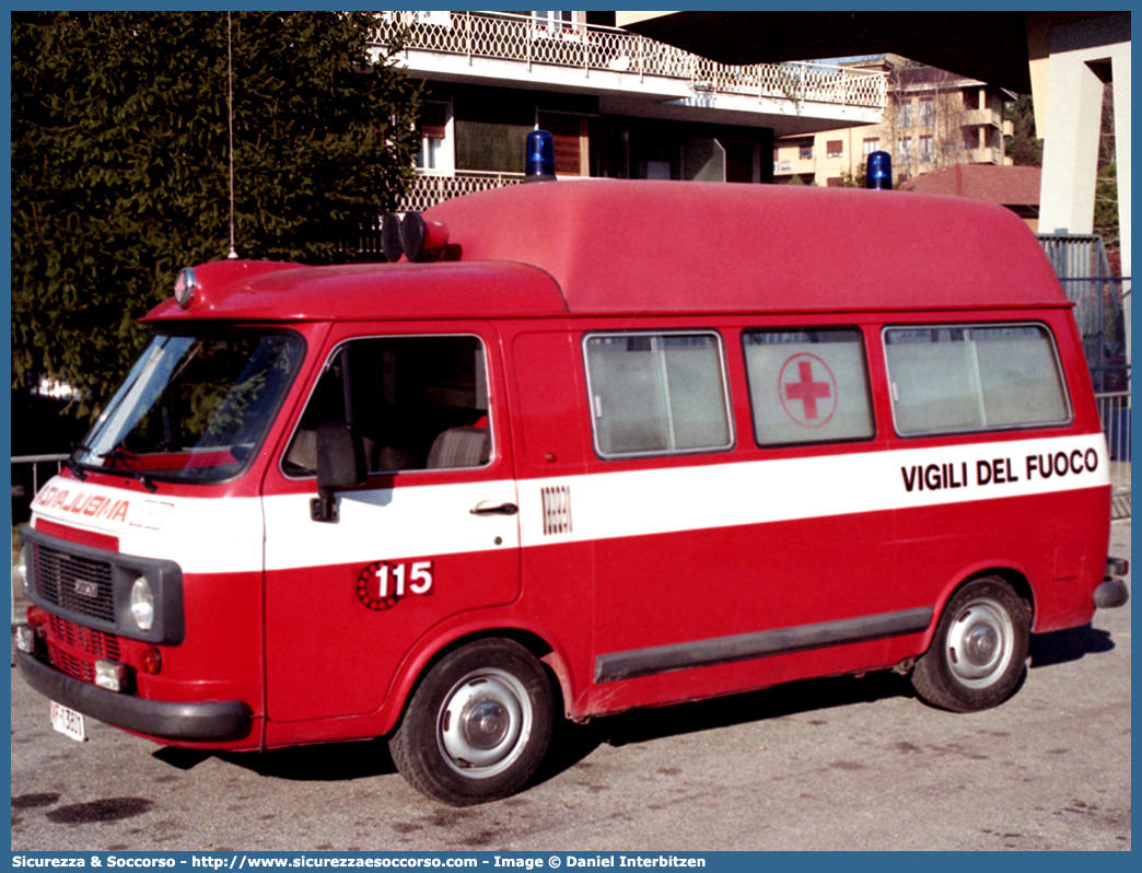 VF 13831
Corpo Nazionale Vigili del Fuoco
Servizio Sanitario
Fiat 238E
Parole chiave: VVF;V.V.F.;Corpo;Nazionale;Vigili;del;Fuoco;Fiat;238E;Servizio;Sanitario;Ambulanza