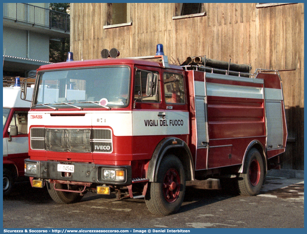 VF 14542
Corpo Nazionale Vigili del Fuoco
Iveco 160NC
Allestitore Baribbi S.p.A.
Parole chiave: VVF;V.V.F.;Corpo;Nazionale;Vigili;del;Fuoco;ABP;A.B.P.;AutoBottePompa;AutoBotte;Fiat;Iveco;160NC;160;NC