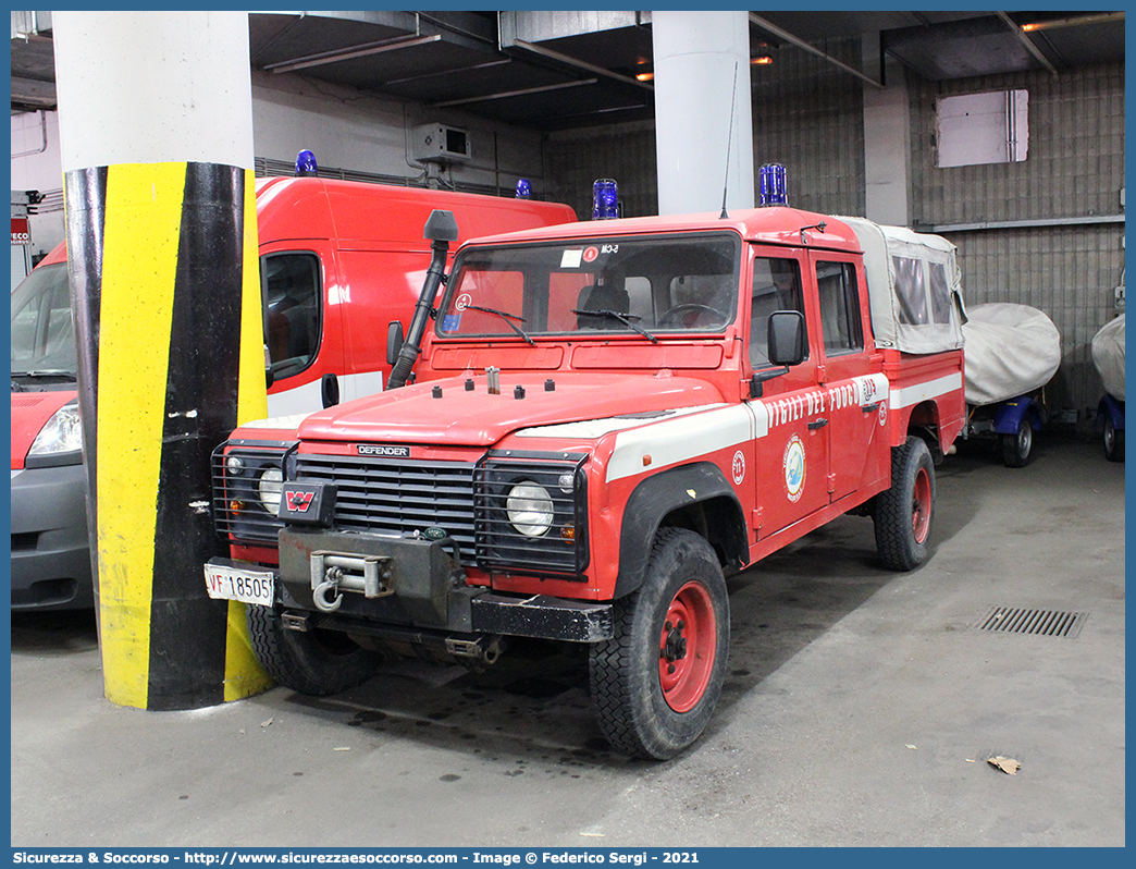 VF 18505
Corpo Nazionale Vigili del Fuoco
Nucleo Speleo Alpino Fluviale
Land Rover Defender 130
Parole chiave: VVF;V.V.F.;Corpo;Nazionale;Vigili;del;Fuoco;Land Rover;Defender;130;SAF;S.A.F.;Speleo;Alpino;Fluviale