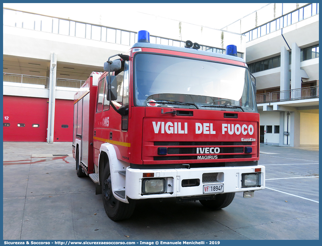 VF 18947
Corpo Nazionale Vigili del Fuoco
Iveco Magirus EuroFire 150E27 I serie
Parole chiave: VVF;V.V.F.;Corpo;Nazionale;Vigili;del;Fuoco;AutoPompaSerbatoio;APS;A.P.S.;Iveco;Magirus;EuroFire