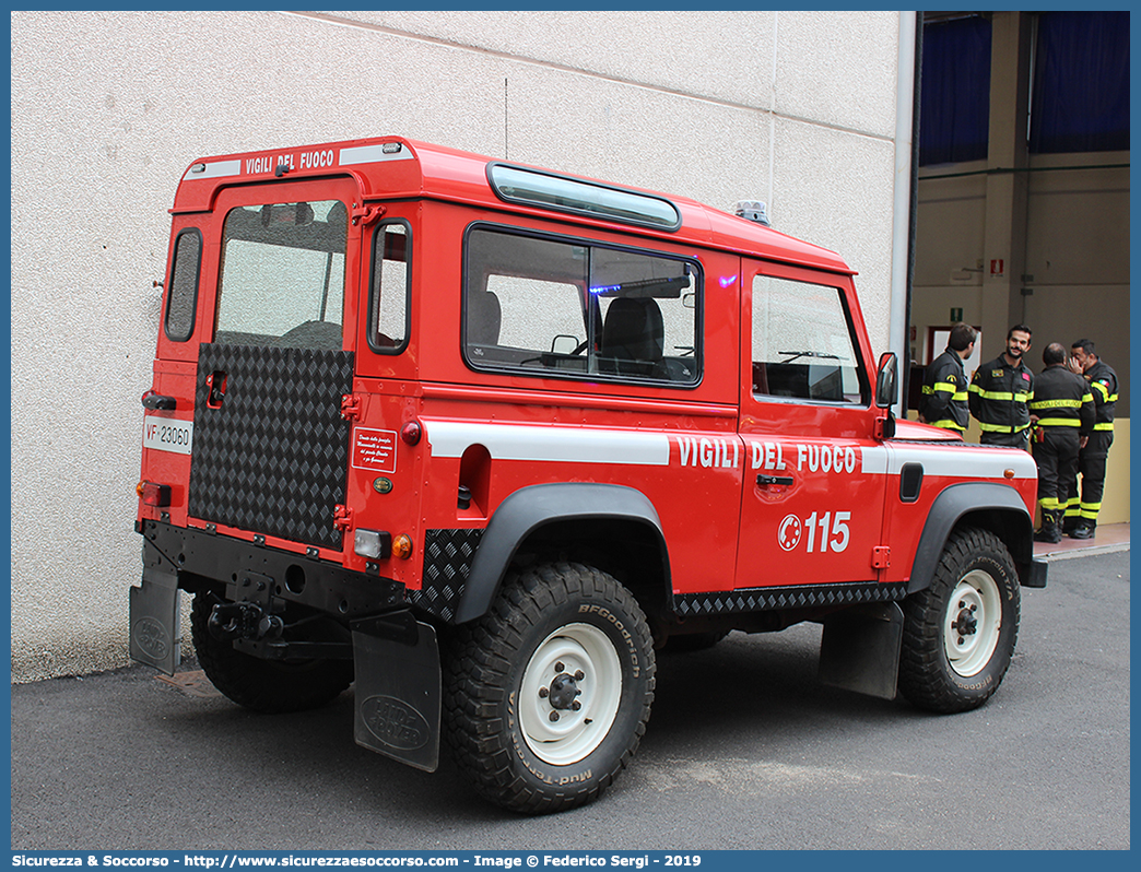 VF 23060
Corpo Nazionale Vigili del Fuoco
Land Rover Defender 90
Parole chiave: VVF;V.V.F.;Corpo;Nazionale;Vigili;del;Fuoco;Land Rover;Defender;90