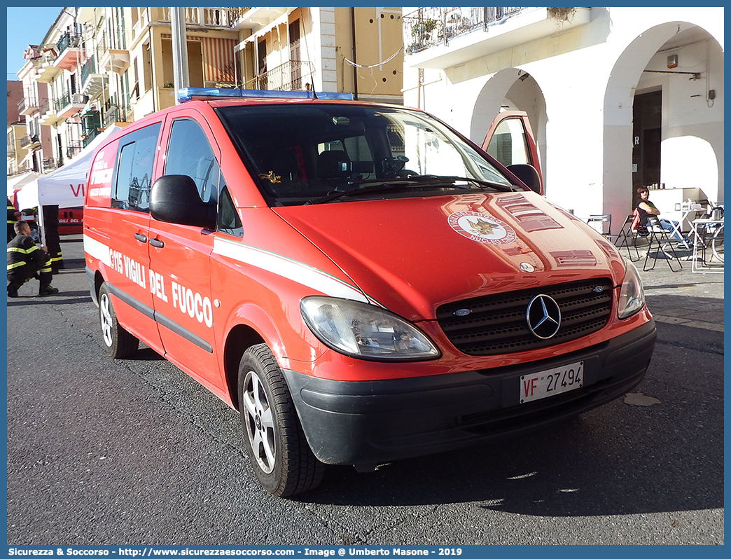 VF 27494
Corpo Nazionale Vigili del Fuoco
Nucleo Cinofili
Mercedes Benz Classe V II serie
Parole chiave: VVF;V.V.F.;Corpo;Nazionale;Vigili;del;Fuoco;Cinofili;Mercedes;Benz;Classe;V