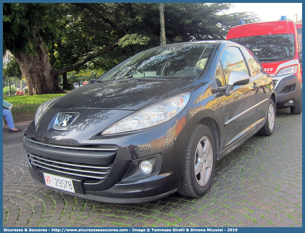 VF 29578
Corpo Nazionale Vigili del Fuoco
Peugeot 207
Parole chiave: VVF;V.V.F.;Corpo;Nazionale;Vigili;del;Fuoco;Peugeot;207