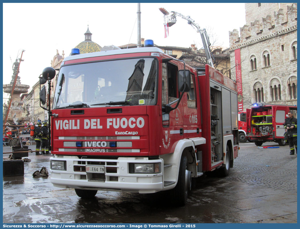 VF E64TN
Corpo Vigili del Fuoco Volontari Gardolo
Iveco Magirus EuroCargo 130E23
Parole chiave: VFV;V.F.V.;Corpo;Vigili;del;Fuoco;Volontari;Gardolo;Iveco;Magirus;EuroCargo;130E23