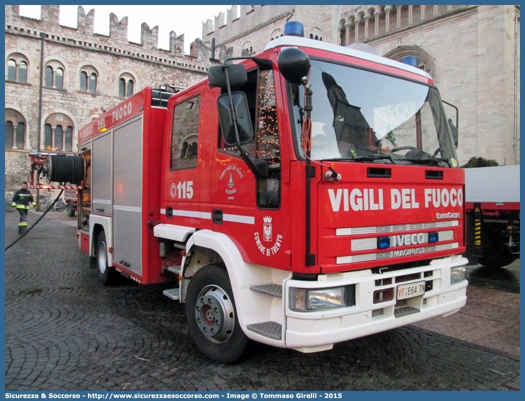 VF E64TN
Corpo Vigili del Fuoco Volontari Gardolo
Iveco Magirus EuroCargo 130E23
Parole chiave: VFV;V.F.V.;Corpo;Vigili;del;Fuoco;Volontari;Gardolo;Iveco;Magirus;EuroCargo;130E23