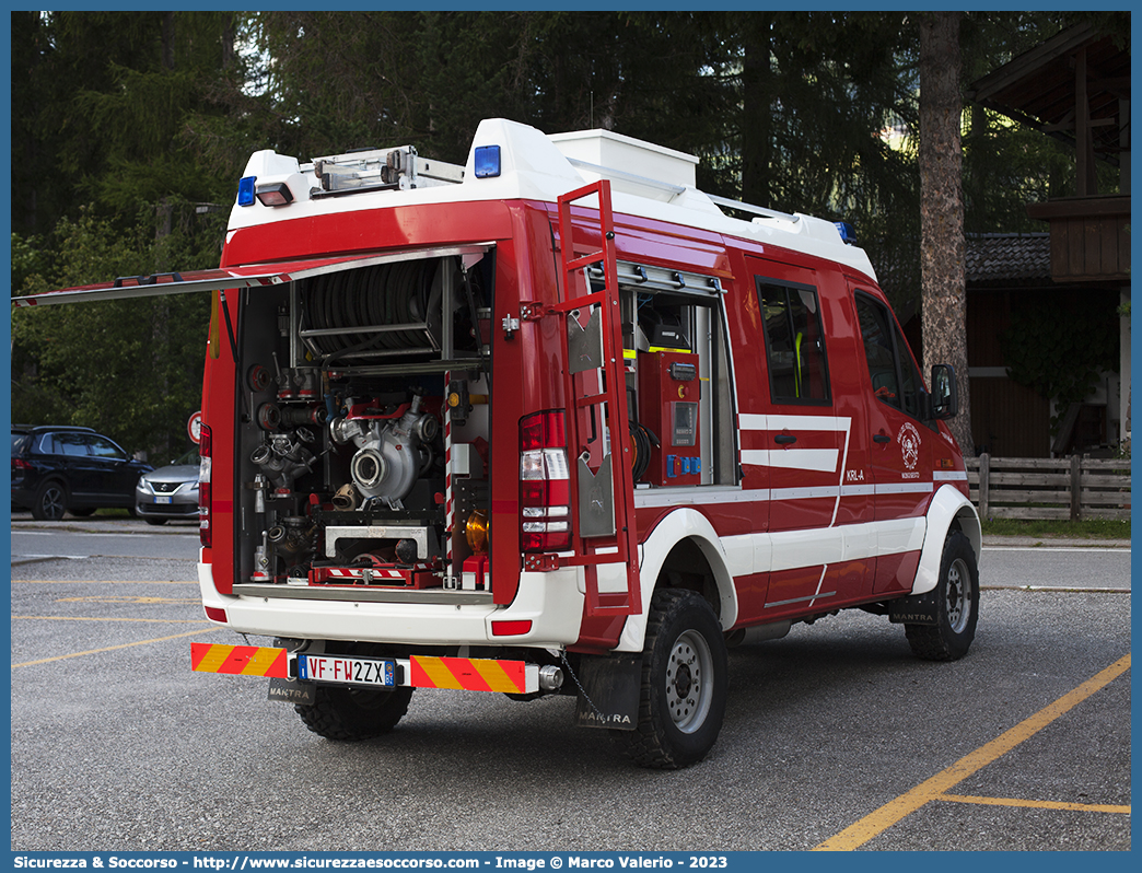 VF FW2ZX
Vigili del Fuoco Volontari Moso-Sesto
Freiwillige Feuerwehr Moos-Sexten
Achleitner Mantra Mercedes Benz 
Sprinter II serie restyling
Allestitore Rosenbauer Brandschutz GmbH
Parole chiave: VFV;V.F.V.;Vigili;Fuoco;Volontari;Freiwillige;Feuerwehr;Sesto;Sexten;Achleitner;Mantra;Mercedes;Benz;Sprinter;Rosenbauer;Brandschutz