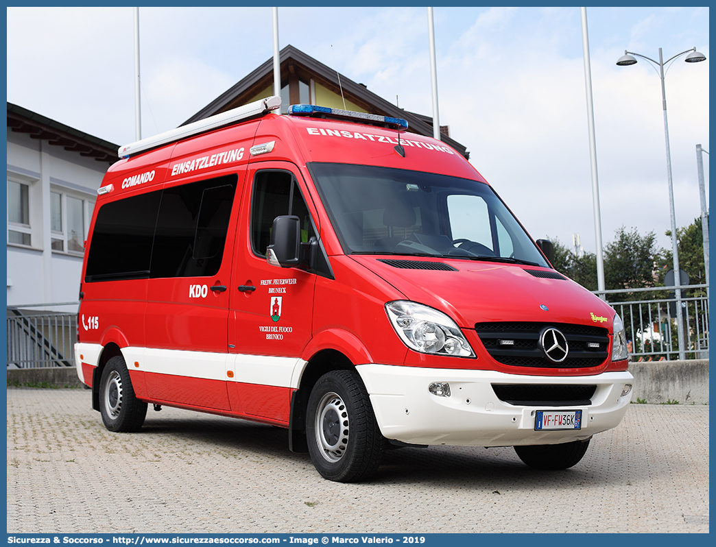 VF FW36K
Vigili del Fuoco Volontari Brunico
Freiwillige Feuerwehr Bruneck
Mercedes Benz Sprinter II serie
Allestitore Ziegler Italiana GmbH
Parole chiave: VFV;V.F.V.;Vigili;Fuoco;Volontari;Freiwillige;Feuerwehr;Brunico;Bruneck;Mercedes;Benz;Sprinter;Ziegler